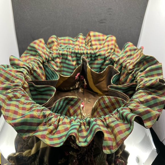 HANDMADE DRAWSTRING SILK JEWELRY POUCH /EMBROIDERY DESIGNS - Picture 4 of 5